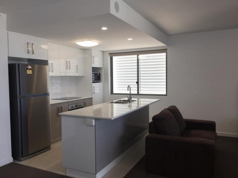 701/2-4 Victoria Parade, Rockhampton City QLD 4700